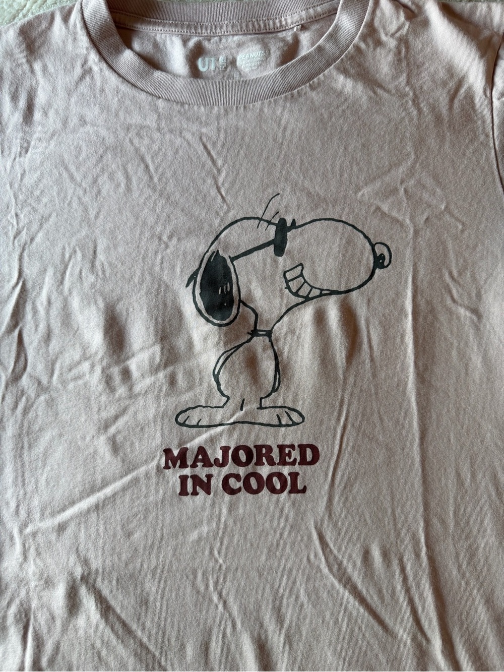 Uniqlo Peanuts Light Pink Short-Sleeve Graphic Tee with Snoopy 'Majored in Cool'